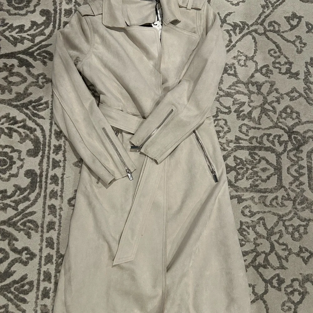 Tahari Light Tan Trench Coat - Picture 1 of 7
